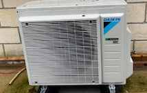 Pose d'une pompe à chaleur air/eau de la marque Daikin, à Gouvieux 