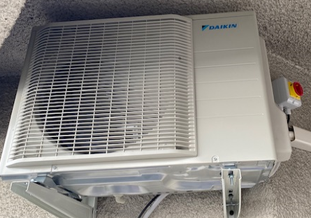 Installation d'une Pompe à Chaleur DAIKIN à Lamorlaye dans l'Oise (60)